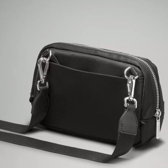 LuLulemon | Convertible Everywhere Crossbody Belt Bag - Picture 3 of 16